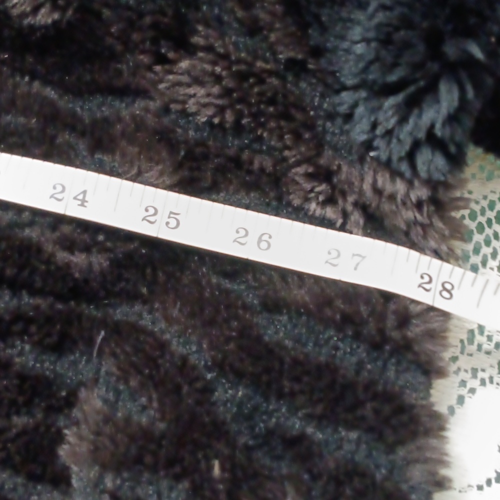 Monterey Fashion FAUX fur Coat. - Picture 6 of 10